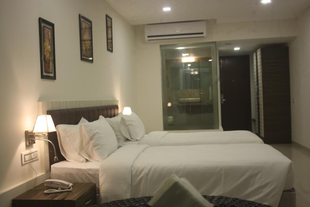 Maxx Value Hospitality Hotel Mumbai Room photo